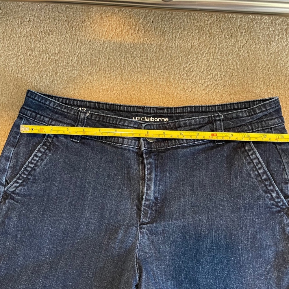 Liz Claiborne Denim Shorts Dark Wash Classic Jean Pockets Blue Size 12 Excellent - Picture 3 of 8
